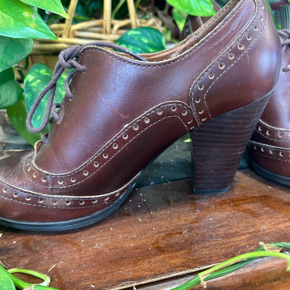 Born Oxford brown leather heels vintage style - Picture 3 of 5
